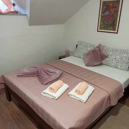 Apartmani Leptir Rakovica Εξωτερικό φωτογραφία