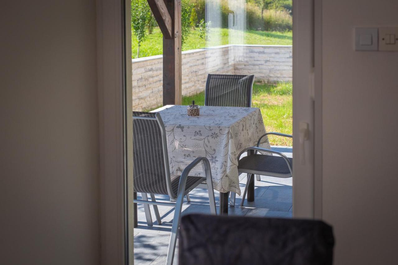 Apartmani Leptir Rakovica Εξωτερικό φωτογραφία