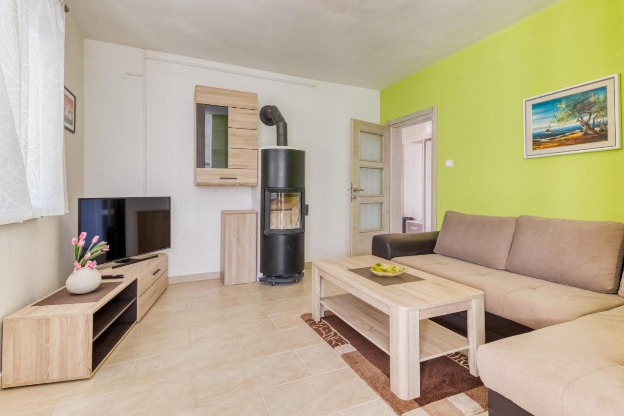 Apartmani Leptir Rakovica Εξωτερικό φωτογραφία