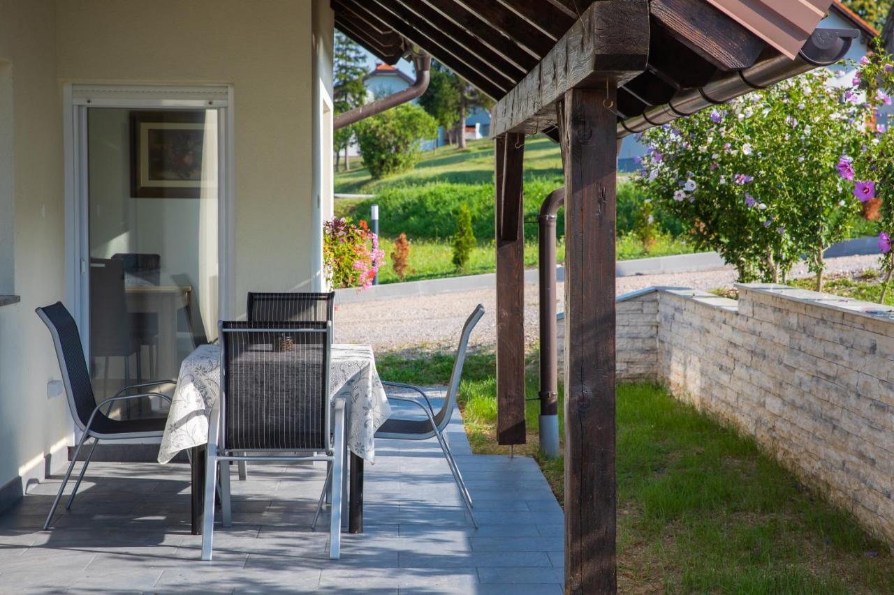 Apartmani Leptir Rakovica Εξωτερικό φωτογραφία
