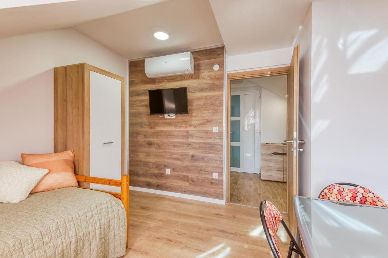 Apartmani Leptir Rakovica Εξωτερικό φωτογραφία