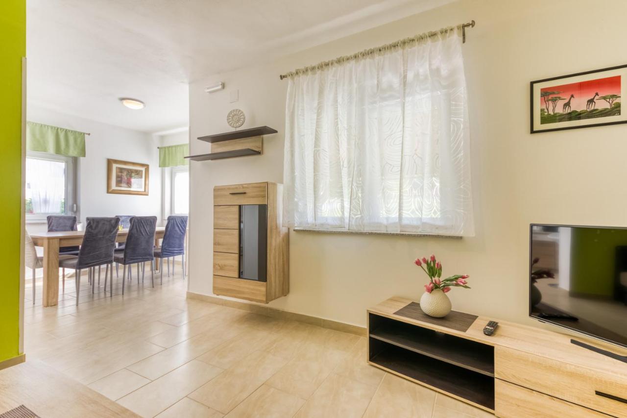 Apartmani Leptir Rakovica Εξωτερικό φωτογραφία