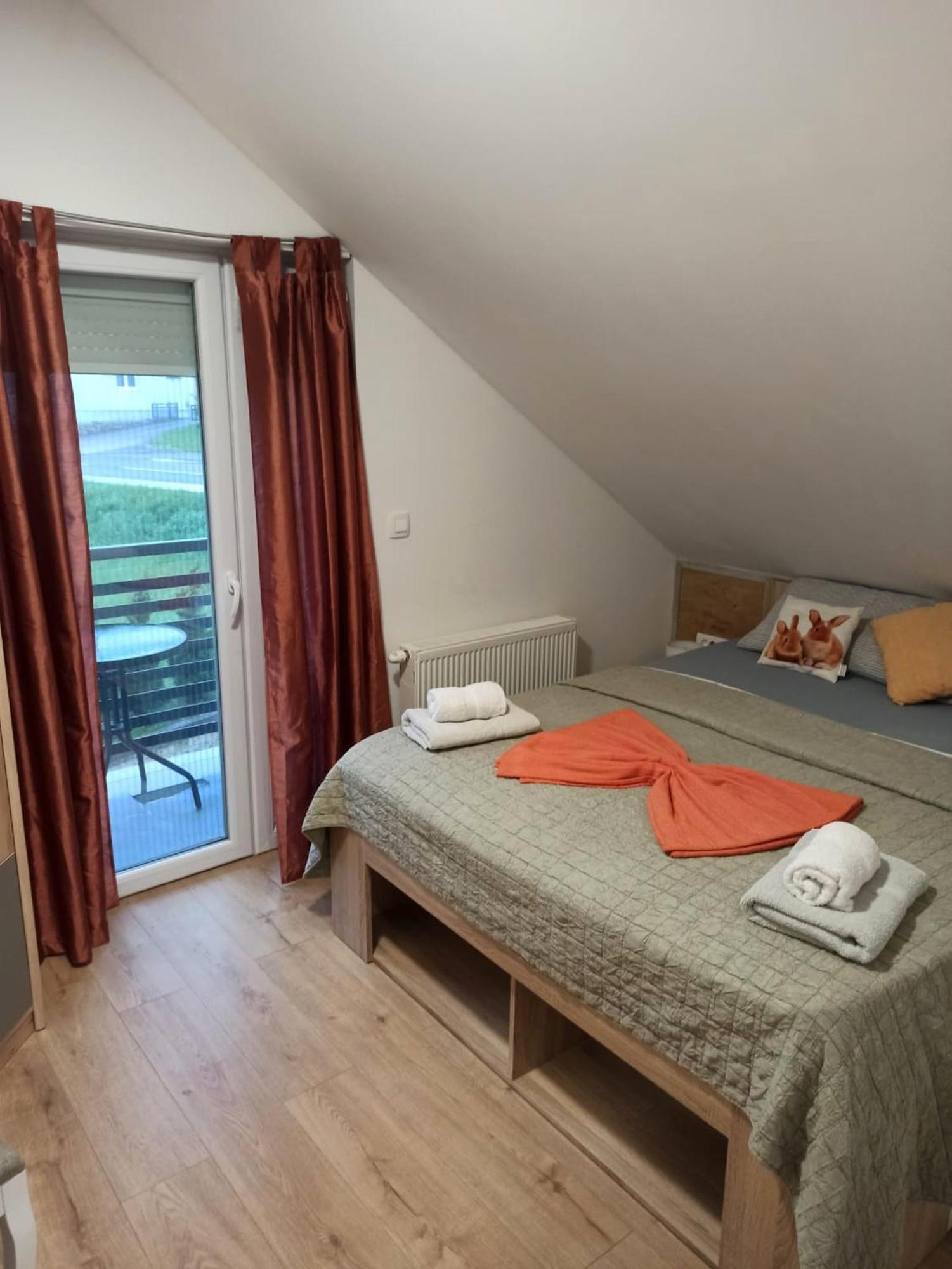 Apartmani Leptir Rakovica Εξωτερικό φωτογραφία